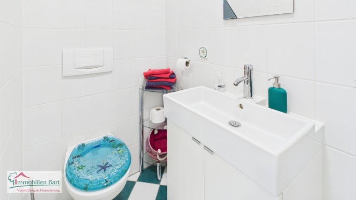 GEPFLEGTES ANWESEN MIT POOL AUF 30 AR IN TOP WOHNLAGE!