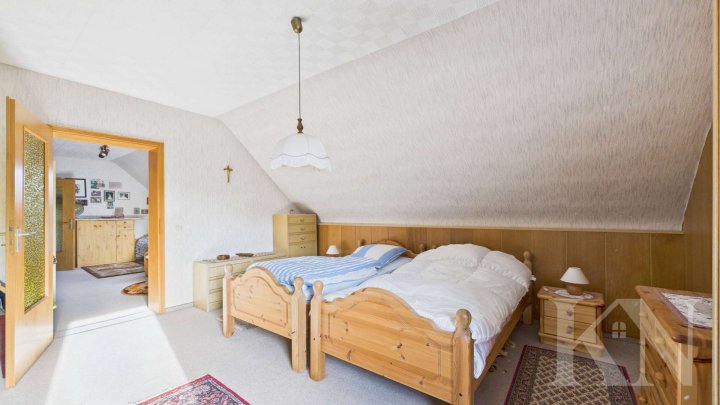 Zentral gelegenes Zuhause mit Potenzial – Doppelhaushälfte in Köllerbach