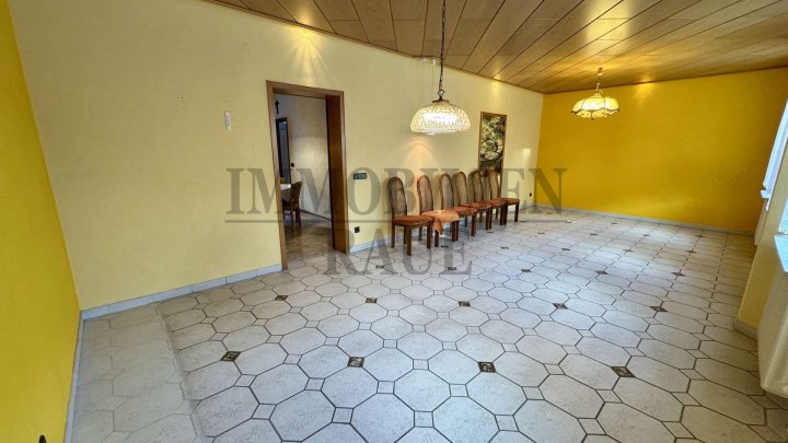 GROSSES 1 FAM.-HAUS MIT POTENZIAL IN RUHIGER LAGE VON SULZBACH MIT GARAGE, TERRASSE UND GARTEN