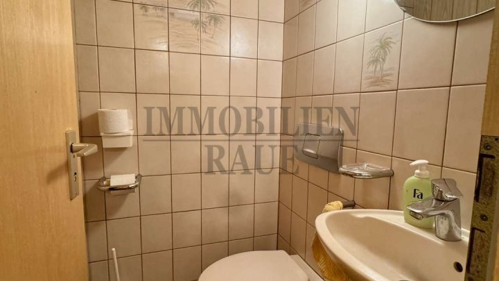 GROSSES 1 FAM.-HAUS MIT POTENZIAL IN RUHIGER LAGE VON SULZBACH MIT GARAGE, TERRASSE UND GARTEN