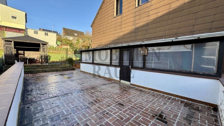 GROSSES 1 FAM.-HAUS MIT POTENZIAL IN RUHIGER LAGE VON SULZBACH MIT GARAGE, TERRASSE UND GARTEN