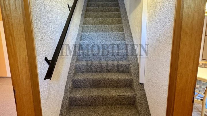 GROSSES 1 FAM.-HAUS MIT POTENZIAL IN RUHIGER LAGE VON SULZBACH MIT GARAGE, TERRASSE UND GARTEN