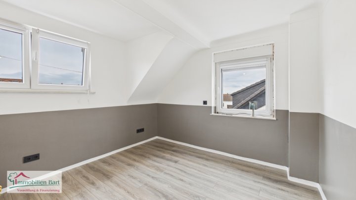 GRENZE L-REMICH: WOHNHAUS MIT 4 SCHLAFZIMMERN / GARTEN UND GARAGE IN TOP LAGE