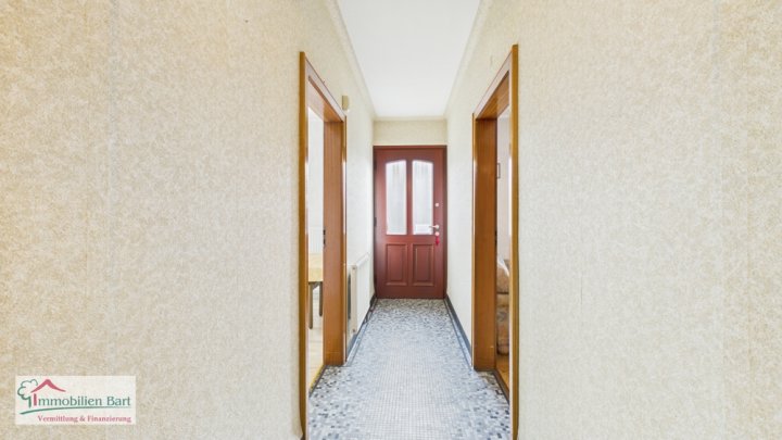 GEPFLEGTES WOHNHAUS MIT POTENZIAL!