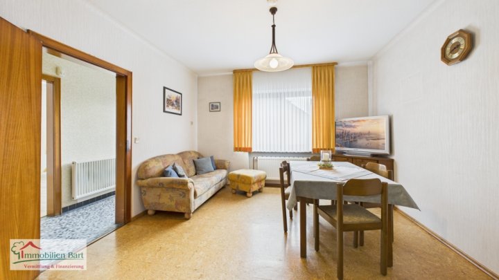 GEPFLEGTES WOHNHAUS MIT POTENZIAL!