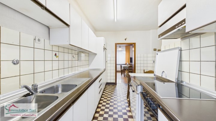 GEPFLEGTES WOHNHAUS MIT POTENZIAL!