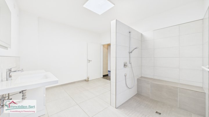 GEPFLEGTES WOHNHAUS MIT POTENZIAL!