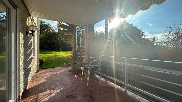 Zwei Wohnungen, ein Zuhause – Ihr Familiendomizil mit Weitblick in Püttlingen