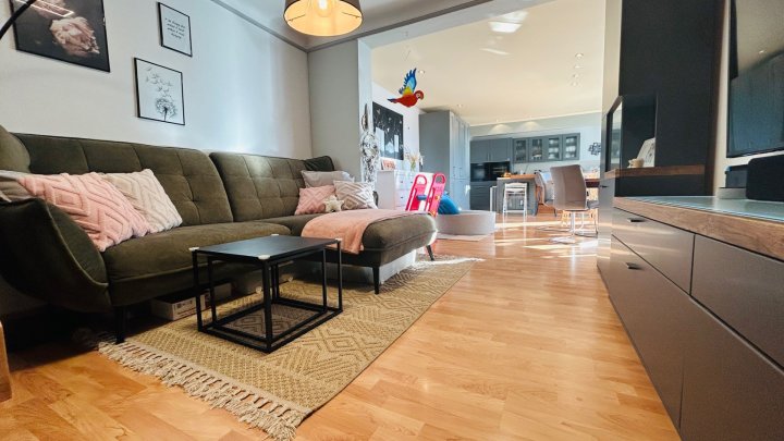 Zwei Wohnungen, ein Zuhause – Ihr Familiendomizil mit Weitblick in Püttlingen