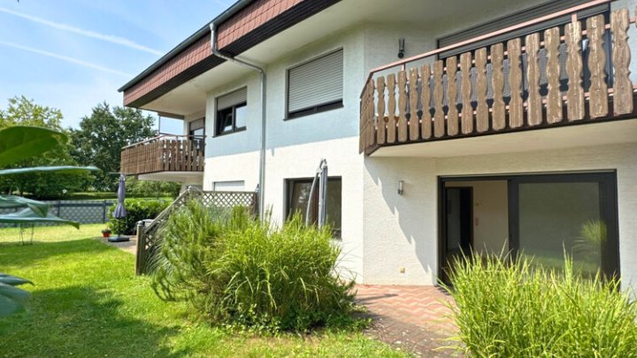 Schöne 2 ZKB-Wohnung mit EBK, Terrasse, Garten + Stellplatz in SLS - Picard
