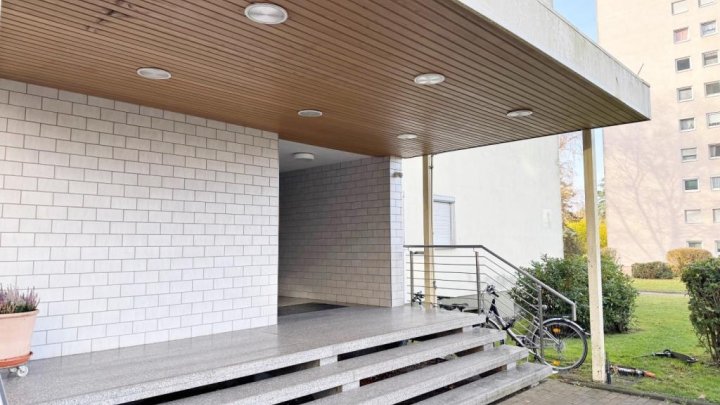 4 Zimmer, tolle Aussicht, gepflegtes Haus, nette Nachbarschaft, Balkon!