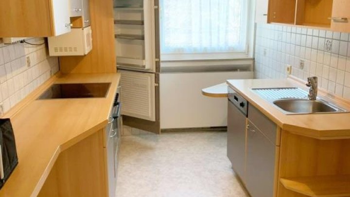 4 Zimmer, tolle Aussicht, gepflegtes Haus, nette Nachbarschaft, Balkon!