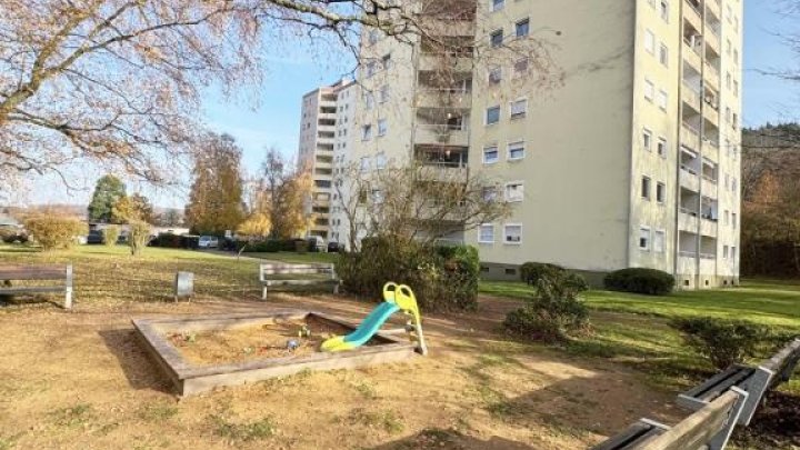 4 Zimmer, tolle Aussicht, gepflegtes Haus, nette Nachbarschaft, Balkon!