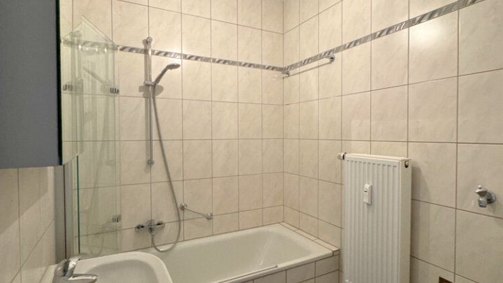 Gepflegte 3-ZKB-Wohnung im 1.OG mit Balkon + Loggia in ruhiger stadtnaher Lage