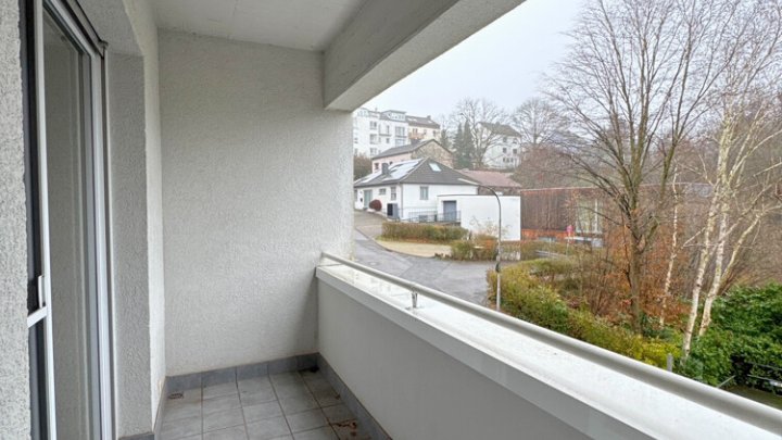Gepflegte 3-ZKB-Wohnung im 1.OG mit Balkon + Loggia in ruhiger stadtnaher Lage