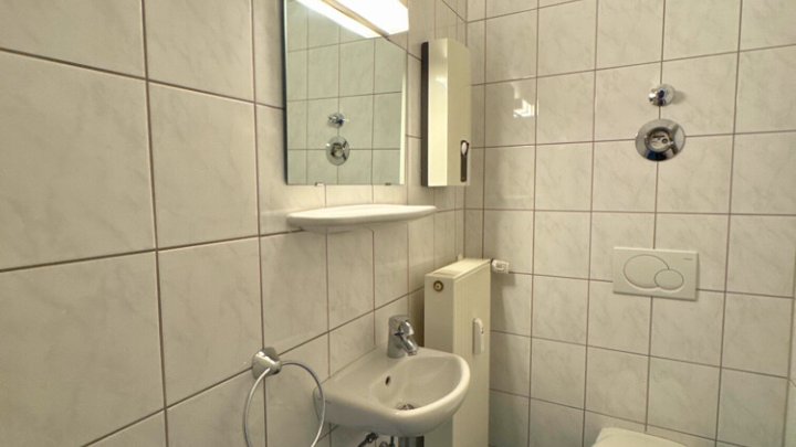 Gepflegte 3-ZKB-Wohnung im EG mit Loggia & Terrasse in ruhiger stadtnaher Lage