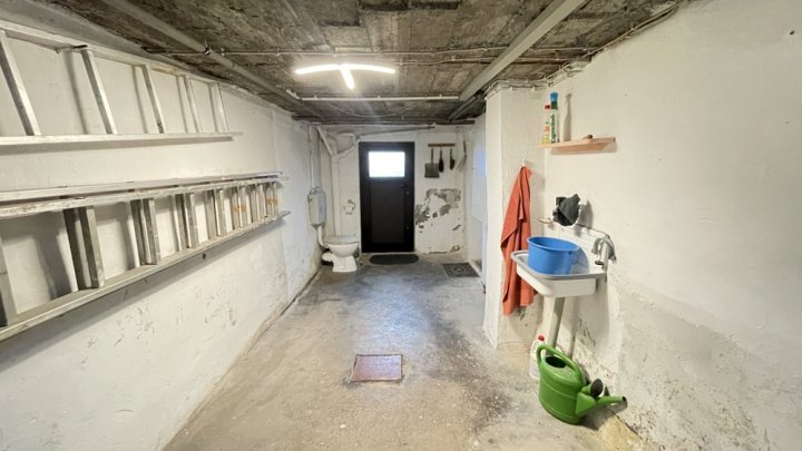 Familienfreundliches Einfamilienhaus mit Garten und Stellplatz