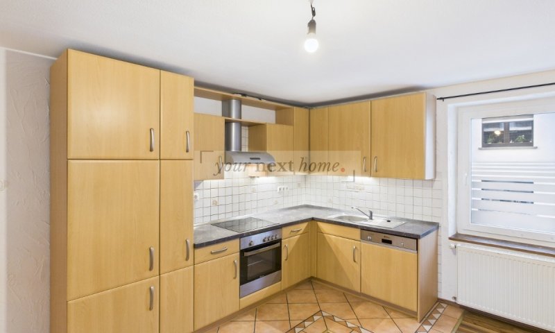 Wohnhaus mit 3 Wohnungen zu verkaufen. Der Preis ist heiß !!!