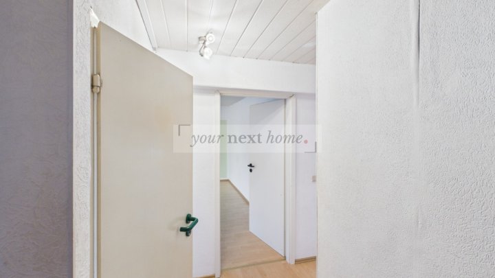 Wohnhaus mit 3 Wohnungen zu verkaufen. Der Preis ist heiß !!!