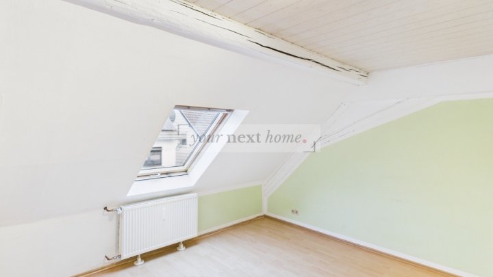 Wohnhaus mit 3 Wohnungen zu verkaufen. Der Preis ist heiß !!!