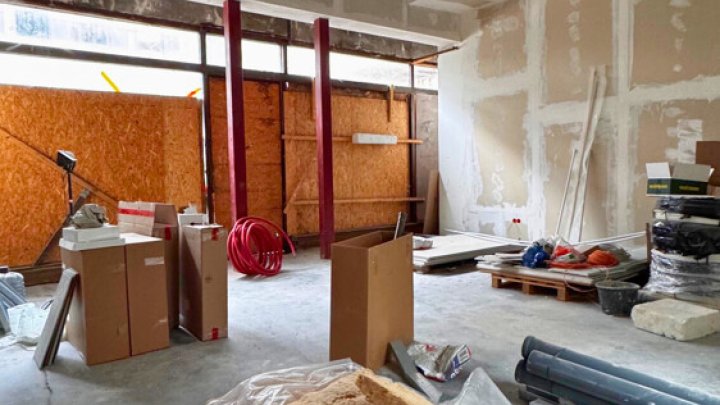 Sanierte Gastro-, Laden- oder Bürofläche mit Schaufenster, zentral in der Kaiserstraße