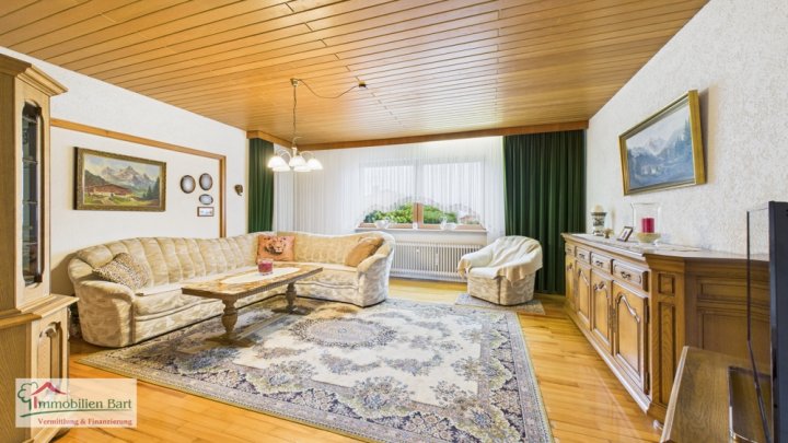 GEPFLEGTES WOHNHAUS MIT WÄRMEPUMPE IN TOP LAGE!