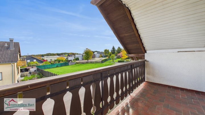 ZWEIFAMILIENHAUS IN TOP LAGE VON ORSCHOLZ