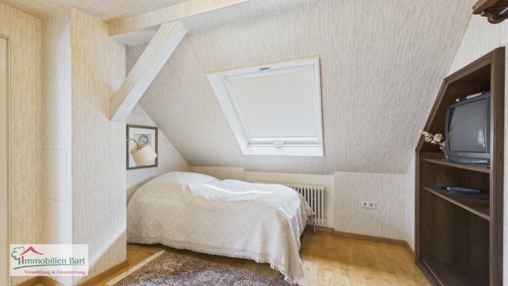 PERL: WOHNHAUS MIT CHARME + BAUGRUNDSTÜCK (gesamt 40 AR)