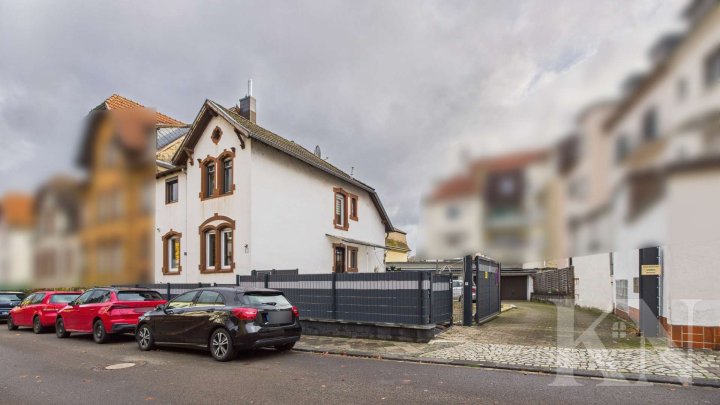 Platz, Potenzial & perfekte Lage – Doppelhaushälfte im Herzen von St. Arnual!