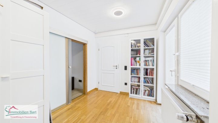 GRENZE L - SCHENGEN: RENOVIERTES WOHNHAUS /  197 M² WFL. / 5 SCHLAFZ. / GARTEN UND GARAGE