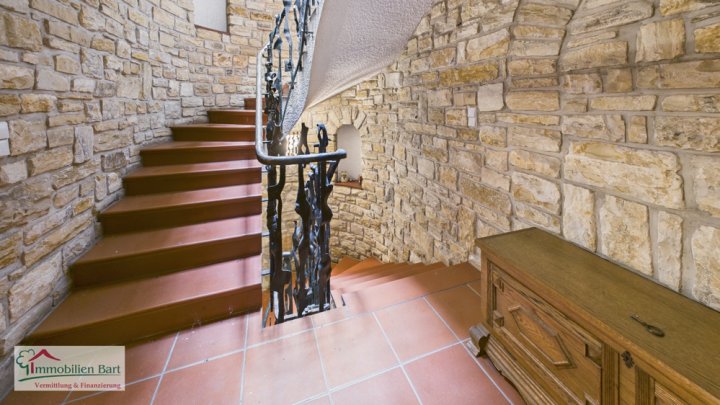 4-5 WOHNUNGEN/ EINZIGARTIGES ANWESEN/ INVESTOREN AUFGEPASST!