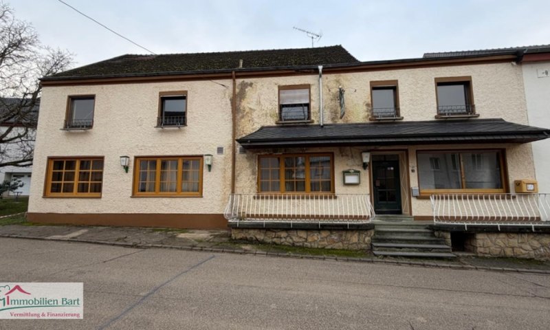 EHEMALIGE GASTSTÄTTE / BAU VON 8 WOHNUNGEN MÖGLICH!