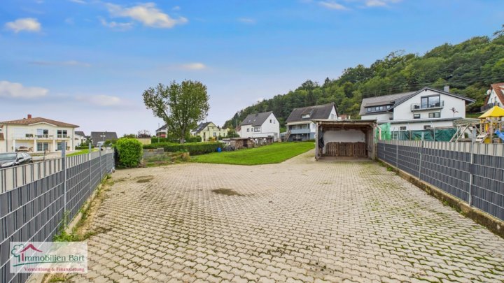 REHLINGEN:

WOHNHAUS / 267 M² WOHNFLÄCHE / GR. GARTEN / GARAGE / CARPORT / WEITBLICK!