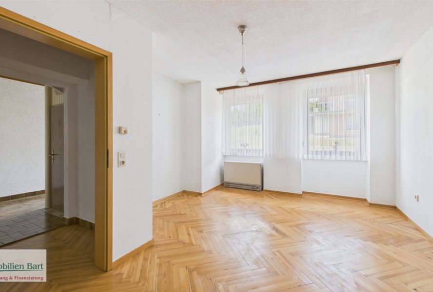 Schlafzimmer mit sep. Ankleide EG