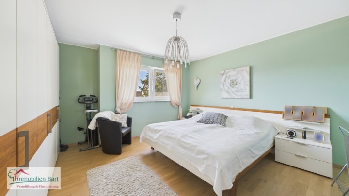 NENNIG: NEUWERTIGES, MASSIVES WOHNHAUS IN TOP LAGE AN DER GRENZE LUXEMBURG!