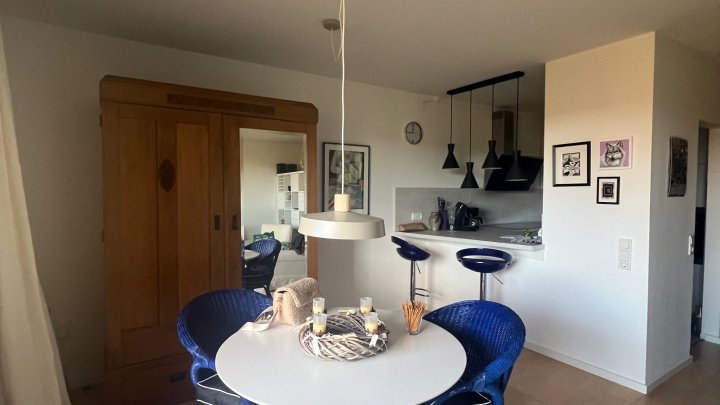 Neu renovierte möblierte 1,5 Zimmer Wohnung in Saarbrücker Innenstadt zu verkaufen