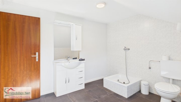 MERZIG: 430 M² WOHN-/ NUTZFLÄCHE IN GUTEM ZUSTAND!