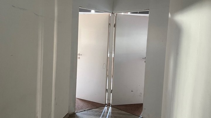 Gewerbeeinheit auf einem großen zentral gelegenen Grundstück in Wadgassen zu verkaufen