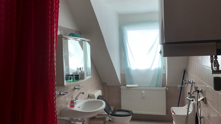 Vielseitiges Mehrfamilienhaus mit Potenzial und Baugrundstück in Bous zu verkaufen - ein Traum für Investoren!