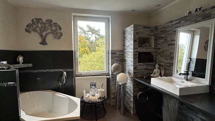 Freistehendes charmantes Einfamilienhaus - für die kleine Familie - in Großrosseln zu verkaufen