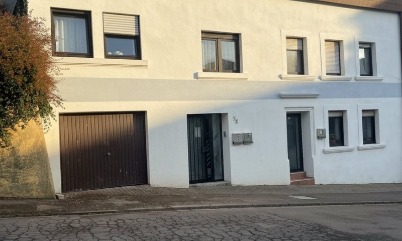 Vermietetes 3-Familienhaus mit großem Grundstück in Schmelz zu verkaufen