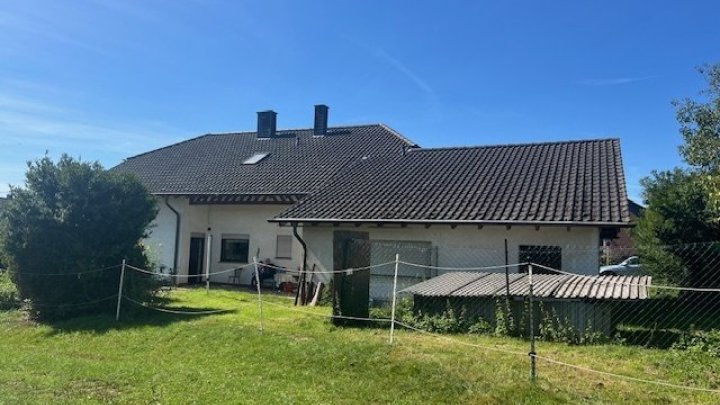 Großzügiges freistehendes 1-2 Familienhaus in ruhiger Lage in Saarwellingen zu verkaufen
