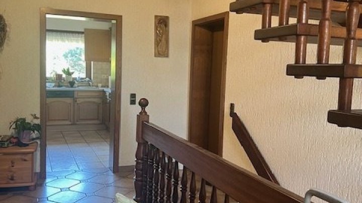 Großzügiges freistehendes 1-2 Familienhaus in ruhiger Lage in Saarwellingen zu verkaufen