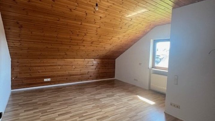 Großzügiges freistehendes 1-2 Familienhaus in ruhiger Lage in Saarwellingen zu verkaufen