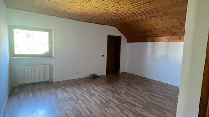 Großzügiges freistehendes 1-2 Familienhaus in ruhiger Lage in Saarwellingen zu verkaufen