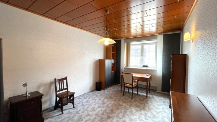 ATTRAKTIVES ANWESEN MIT VIEL PLATZ INNEN & AUßEN!