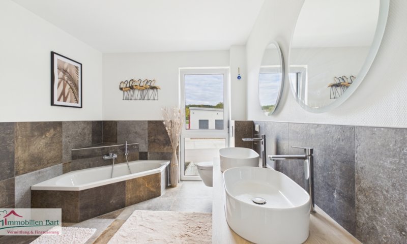 NUR NOCH DEN KOFFER MITBRINGEN!! NEUE, MÖBLIERTE WOHNUNG IN TOP LAGE VON PERL-BESCH