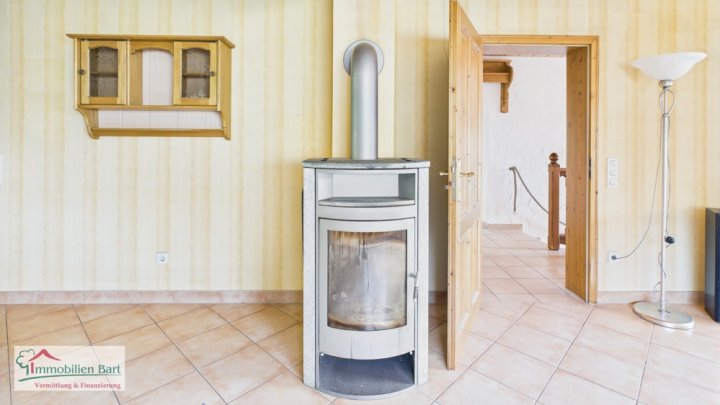 SCHMELZ-HÜTTERSDORF: WOHNHAUS IN RUHIGER LAGE MIT GROSSEM GARTEN!