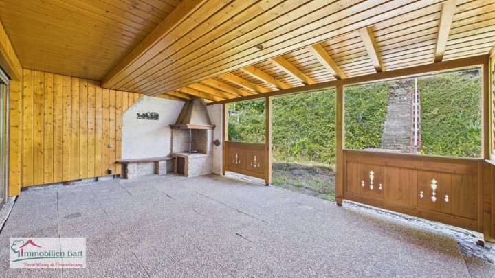 SCHMELZ-HÜTTERSDORF: WOHNHAUS IN RUHIGER LAGE MIT GROSSEM GARTEN!