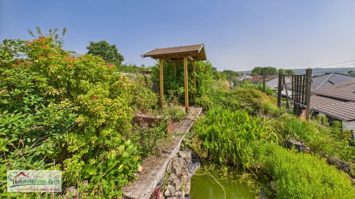 SCHMELZ-HÜTTERSDORF: WOHNHAUS IN RUHIGER LAGE MIT GROSSEM GARTEN!